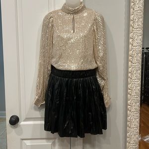 NWT Entro Tag Along Faux Leather Skirt Size M